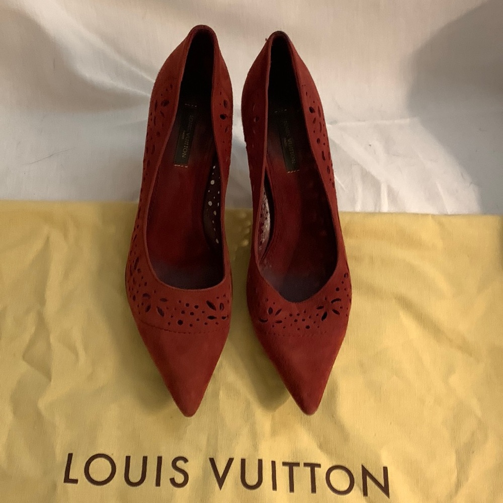 Louis Vuitton suede pumps